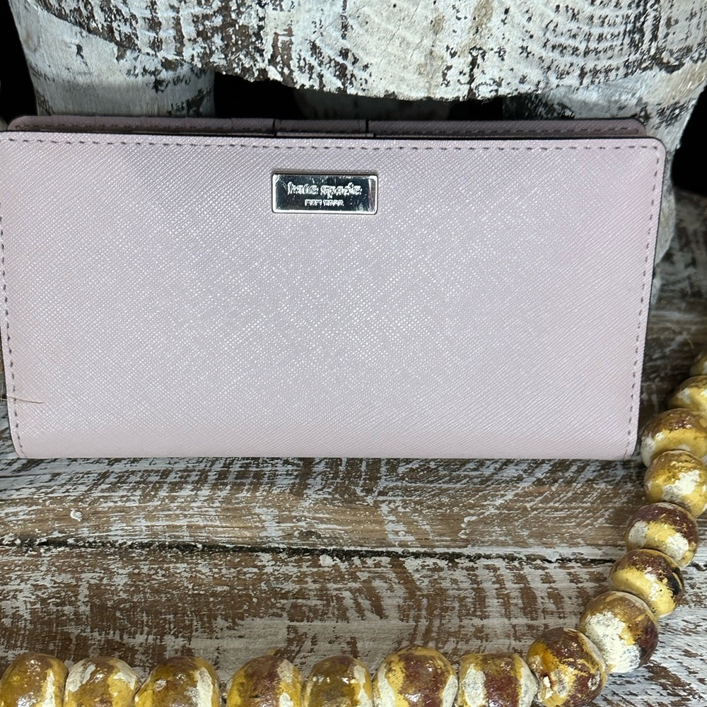 ♠️ Kate spade ♠️ Pink Leather Wallet. Excellent Conadition